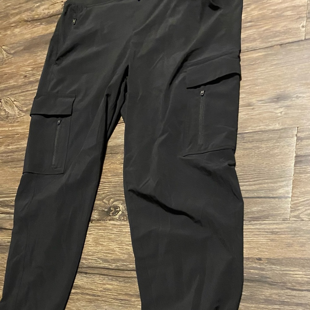 Super cute black joggers size small